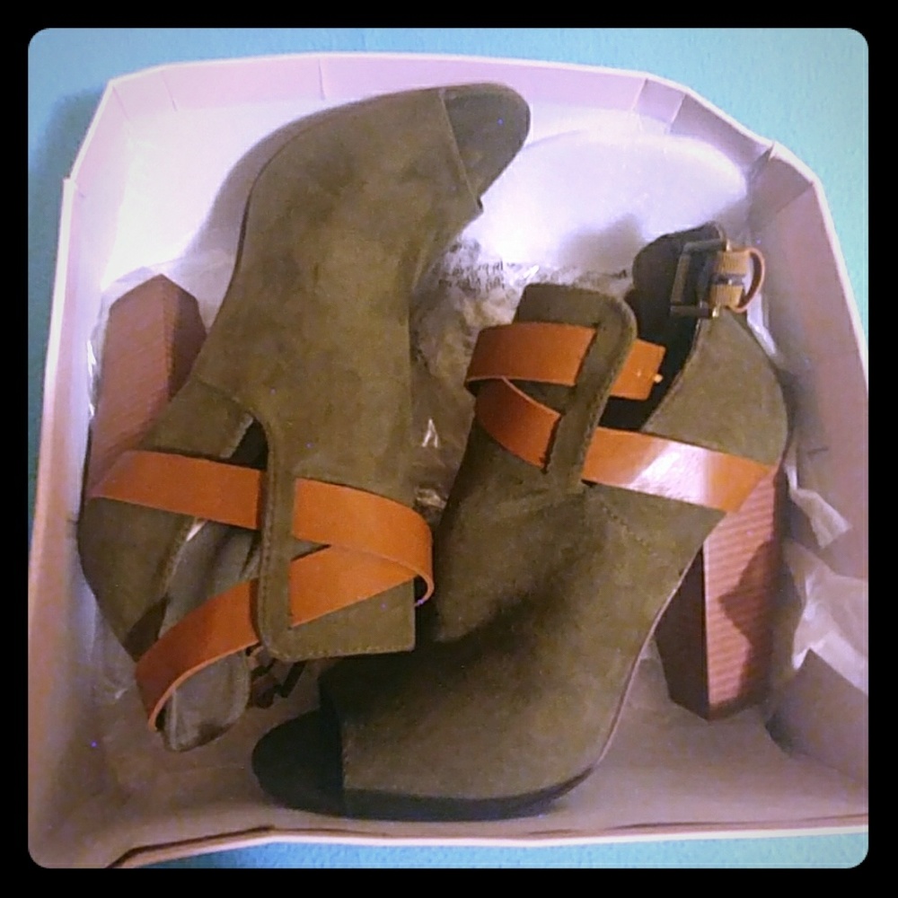 Olive Booties